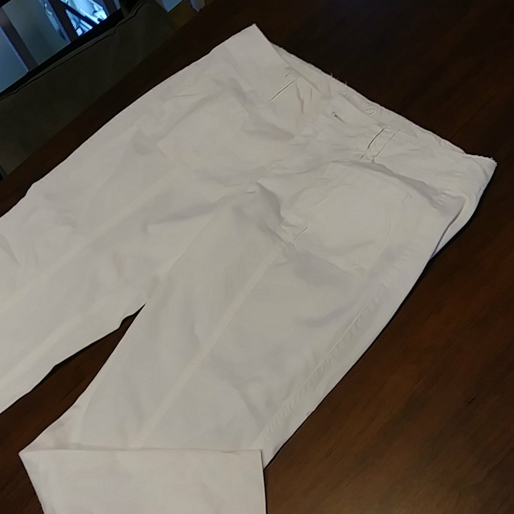 White capri